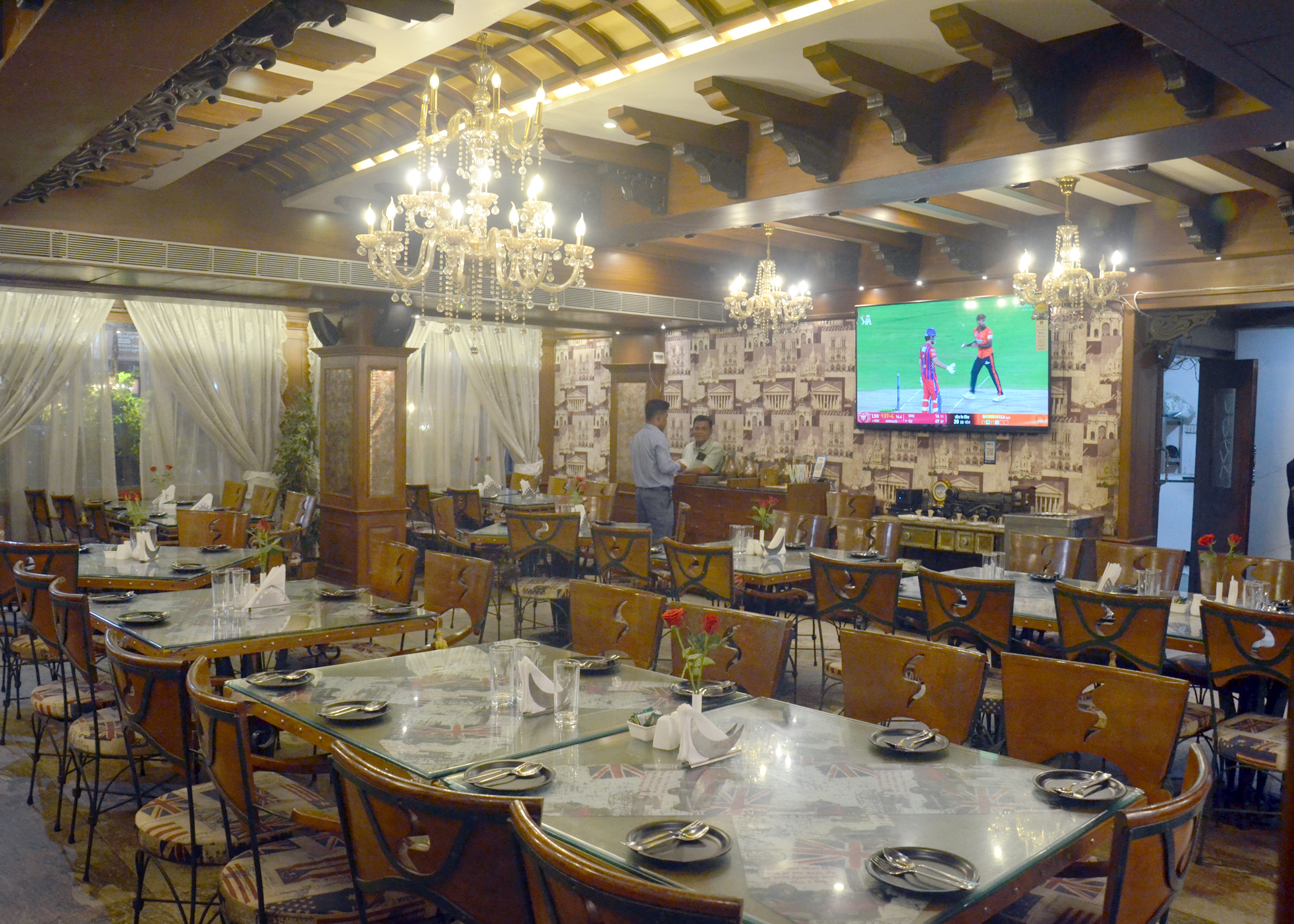 Golden Spoon dining view 09